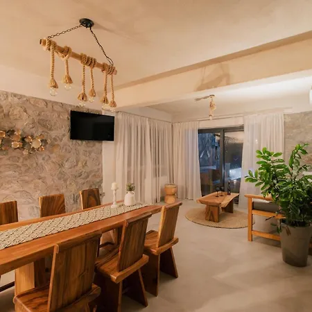 Stunning Naxos | 5 Bedrooms | Vardos | Private Pool & Outdoor Hot Tub | Agia Anna Villa *