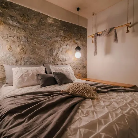 Stunning Naxos | 5 Bedrooms | Vardos | Private Pool & Outdoor Hot Tub | Agia Anna *