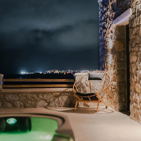 Stunning Naxos | 5 Bedrooms | Vardos | Private Pool & Outdoor Hot Tub | Agia Anna Villa *